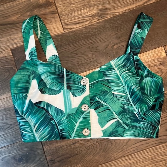 vestique Tops - Palm Print Crop Top
